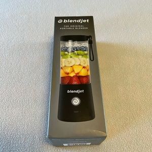 NWOT Blendjet 2 portable blender- sealed